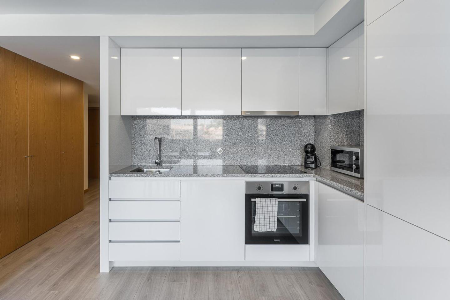 Guestready - Sleek Monochromatic In Bonfim Apartment Porto Ngoại thất bức ảnh