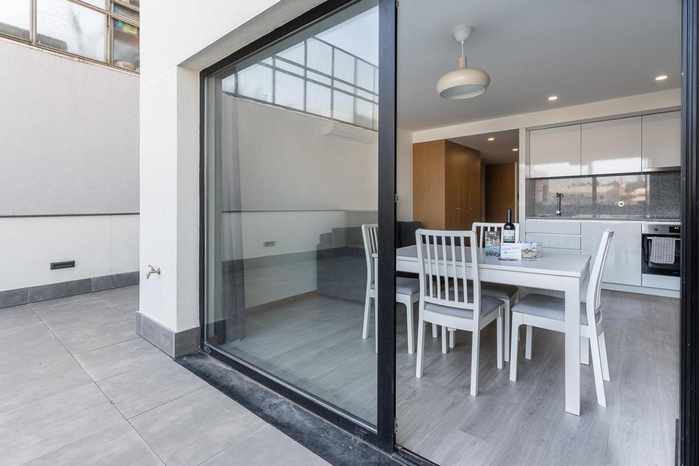 Guestready - Sleek Monochromatic In Bonfim Apartment Porto Ngoại thất bức ảnh