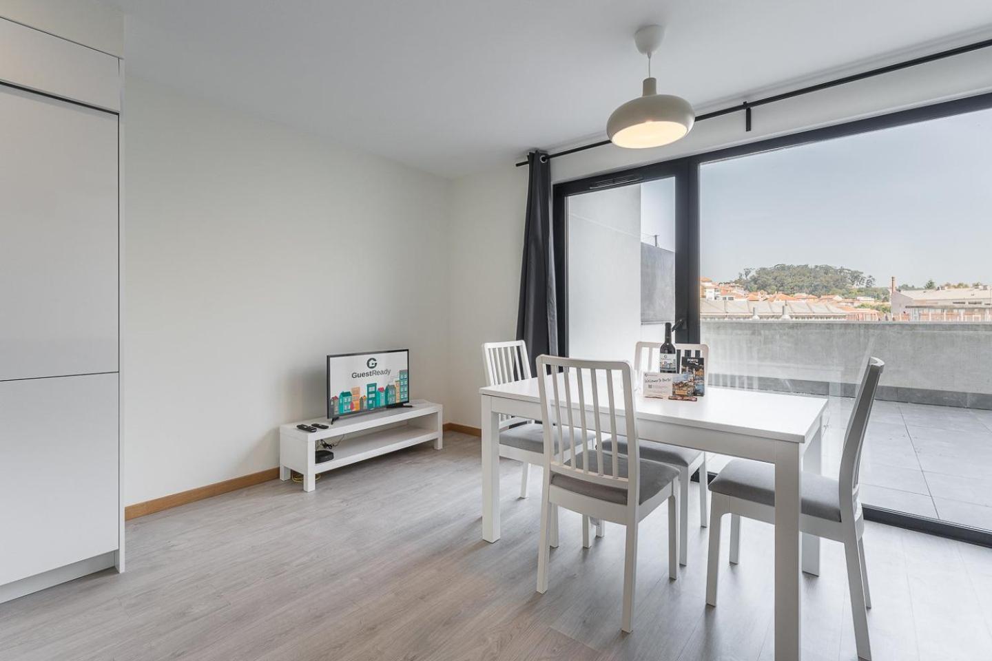 Guestready - Sleek Monochromatic In Bonfim Apartment Porto Ngoại thất bức ảnh